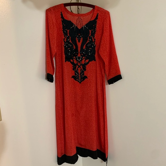 Beautiful Handmade OOAK Red and Black Kaftan - Picture 2 of 8